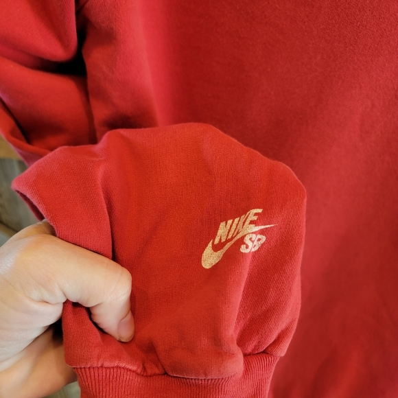 Nike SB Crewneck Sweater red Size Medium M Center Swoosh USA made soft warm - Picture 4 of 9